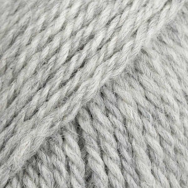 DROPS Alaska Yarn DZIJA krāsa  03 light grey dziju veikals dzijas.com